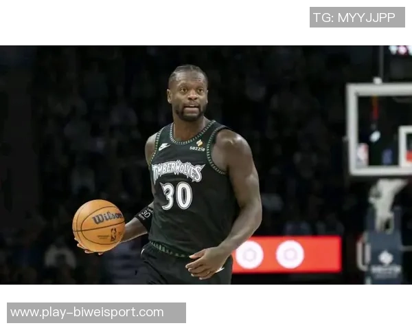 兰德尔半场高效表现24分10投10中助力球队争胜